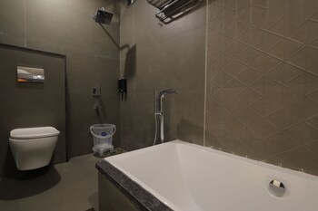hotel sarovar hill