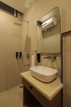 hotel sarovar hill