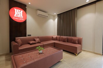 hotel sarovar hill