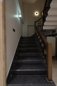 hotel sarovar hill