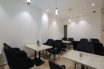 hotel sarovar hill