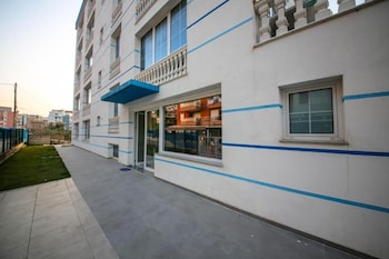 tonis rooms vlore