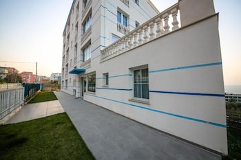 tonis rooms vlore