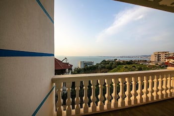 tonis rooms vlore