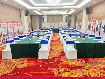 feng zheng hotel