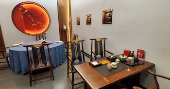 feng zheng hotel