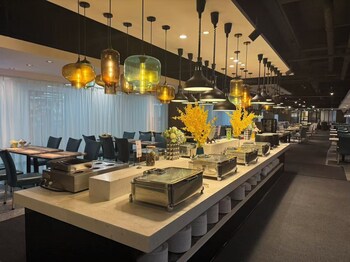 feng zheng hotel