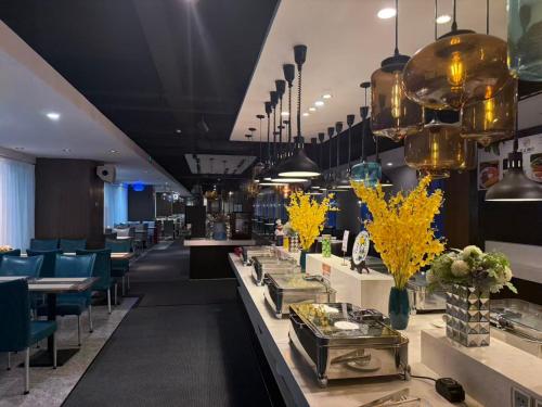 feng zheng hotel