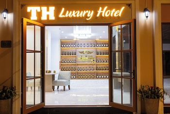 Th Luxury Hotel,,3 star