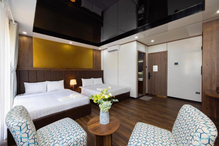 th luxury hotel