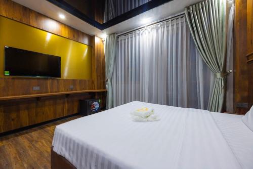 th luxury hotel