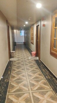 hotel shivay near vishwanath temple