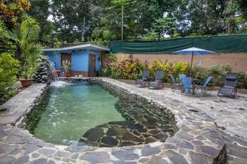 Casa Del Arbol,Valle Pura Vida,3 star