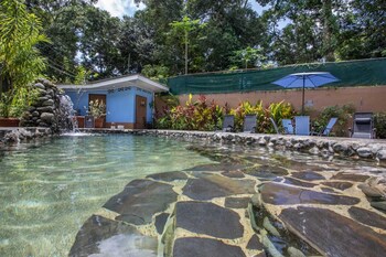 Casa Del Arbol,Valle Pura Vida,3 star