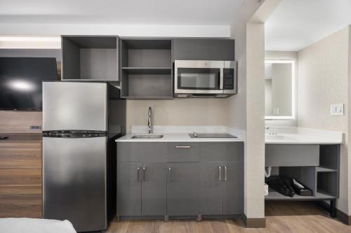 hawthorn extended stay by wyndham nashville airport opryland