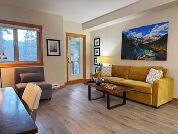 mountain view condo lodges at canmore