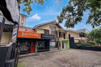 hotel o near dbotanica bandung mall for