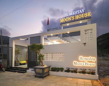 moons house