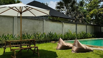 Sefirot Studios,,2 star