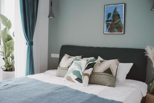 pine cedar suites hua xiao ye