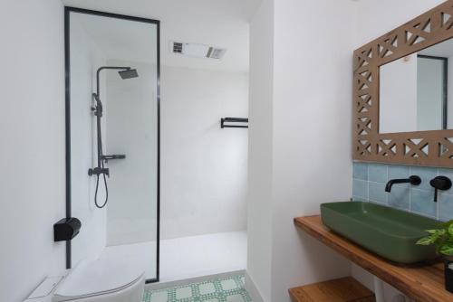 pine cedar suites hua xiao ye