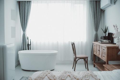 pine cedar suites hua xiao ye