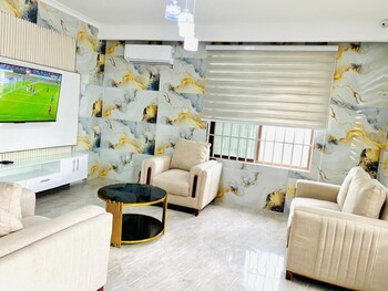 Bbm Executive Lodge,,3 star