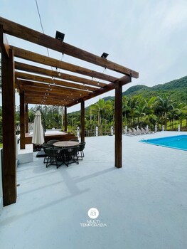 Sitio Moderno Do Zizo Com Jacuzzi,,4 star