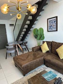 Danny's Lux Home,,4 star