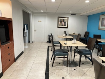 Woodward Inn&Suite,,2 star