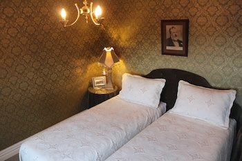 theatre royal hotel kumara