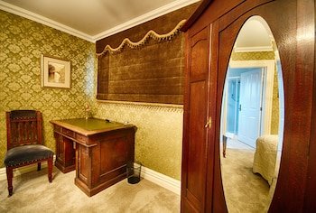 theatre royal hotel kumara