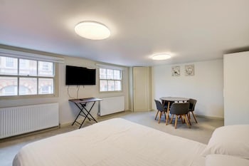 stylish 2br apartment in leicester square