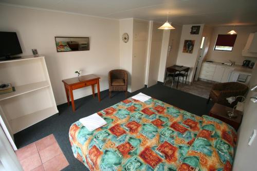 commodore motor lodge