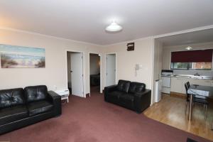 commodore motor lodge