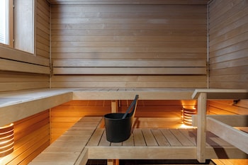 Luxurious Penthouse - Hot Tub & Sauna,,5 star