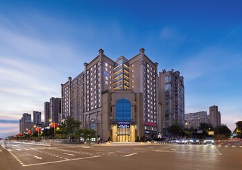 howard johnson club hotel