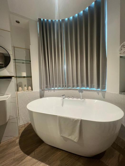 anh trang luxury hotel