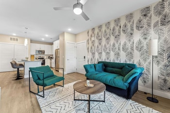 pinnacle apartments w amenties by heavenly homes