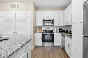 pinnacle apartments w amenties by heavenly homes