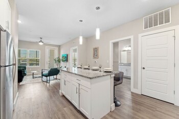 pinnacle apartments w amenties by heavenly homes