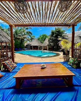 Staysocial Diani-Backpackers &Social Hub,,3 star