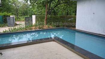 Butterfly Bliss Resort,,2 star