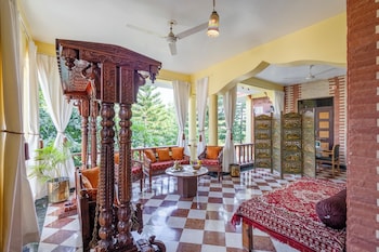 alaya stays abhimanyu mansion pearl