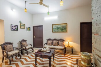 alaya stays abhimanyu mansion pearl