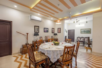 alaya stays abhimanyu mansion pearl