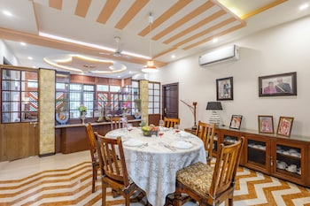 alaya stays abhimanyu mansion pearl