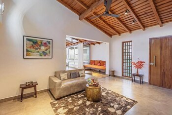 Elivaas Antarmann Casa Zenith 6 Bhk,,3 star