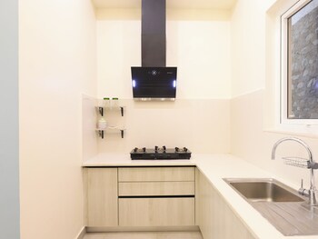 Elivaas Antarmann Casa Zenith 6 Bhk,,3 star