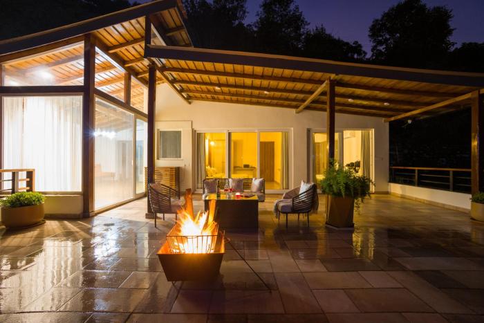 elivaas antarmann casa zenith 6 bhk
